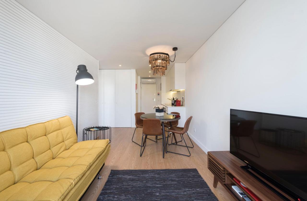 Lovelystay - Central Flat W/ Ac & Balcony Porto Eksteriør bilde